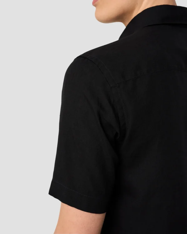 black solid short sleeve linen shirt 2025 05 23T123550557Z.webp