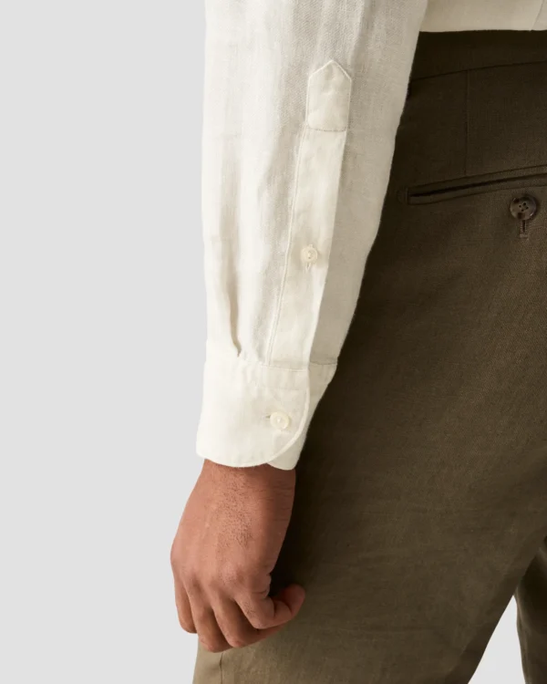 white solid twill linen shirt 2024 12 16T14554923Z.webp